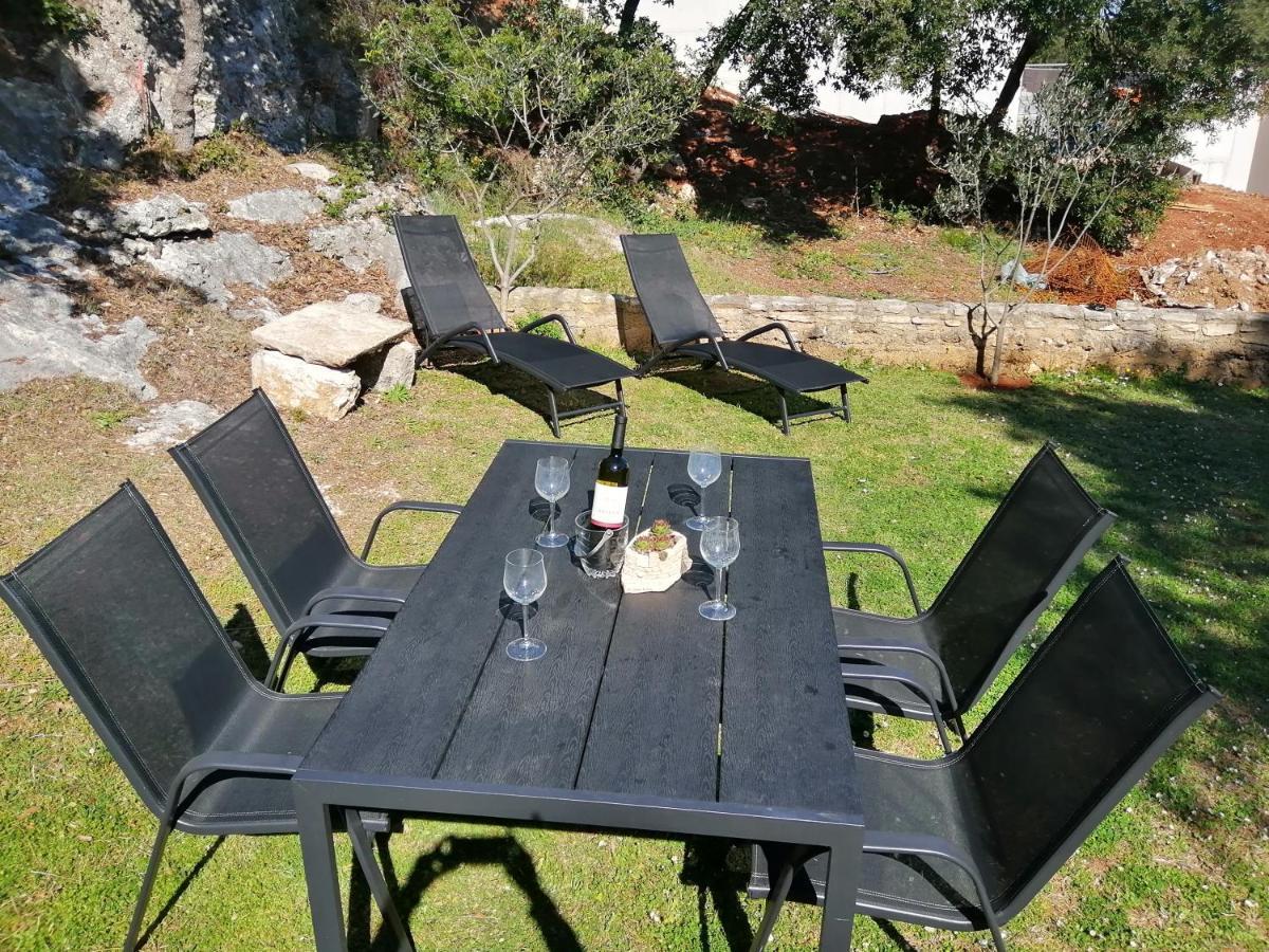 Garden Apartamento Pjescana Uvala Exterior foto